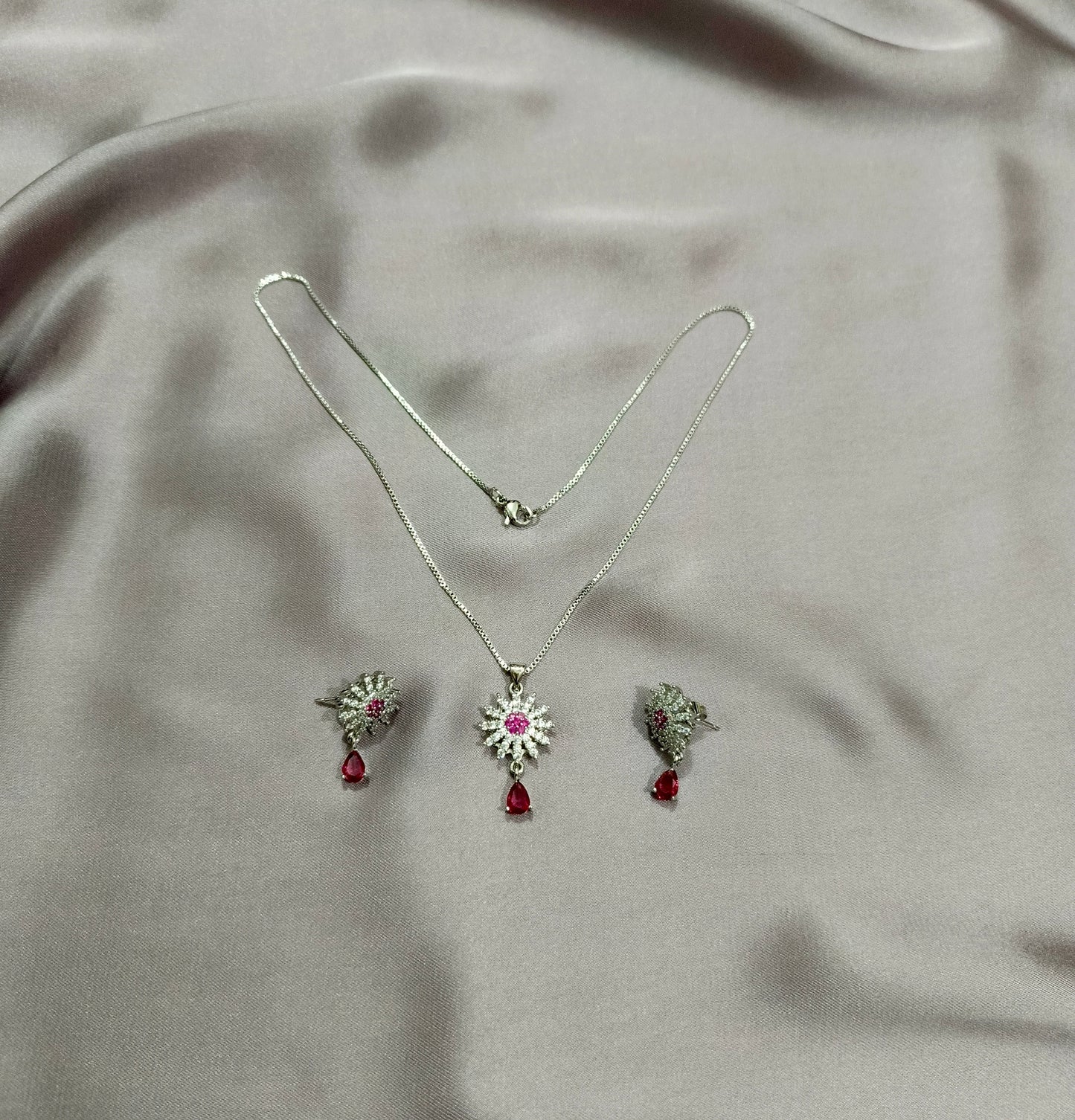 Radiant Bloom Pendant Set